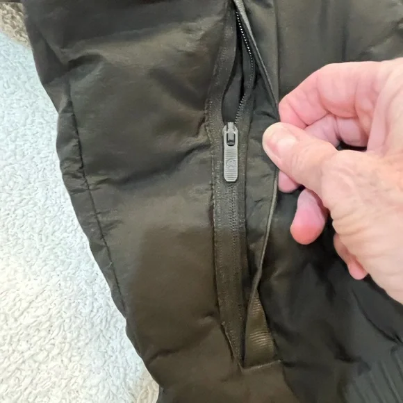 Lululemon Athletica Green Bomber Jacket with Quilted Design - Picture 13 of 13